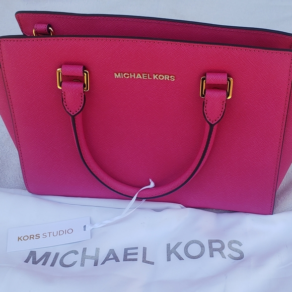 Michael Kors Handbags - Michael Kors Selma purse